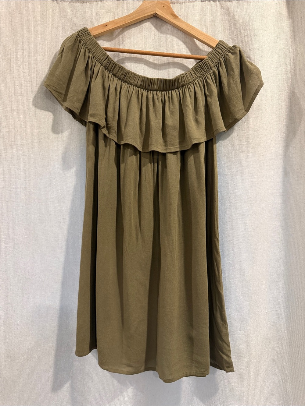 Forever 21 Olive Green Pleated Off-Shoulder Top